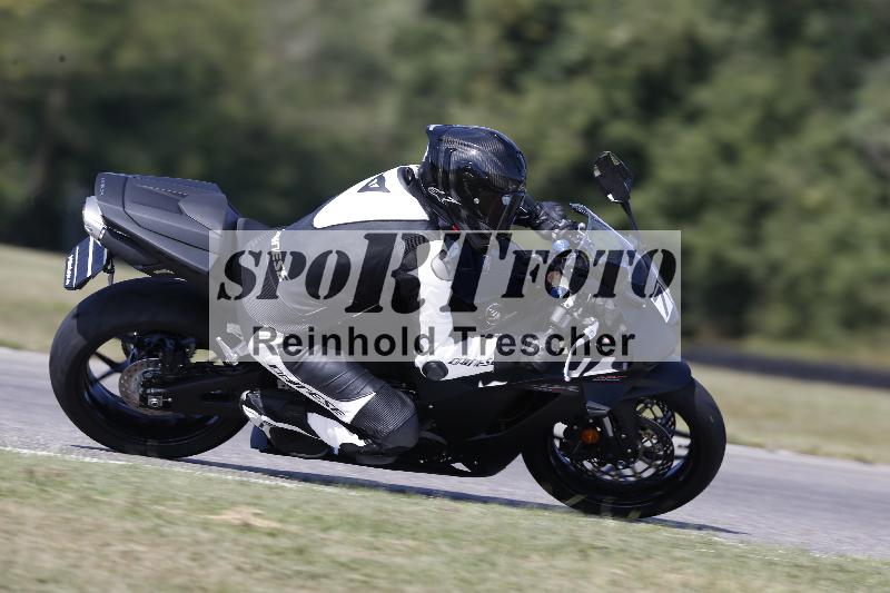 /Archiv-2025/49 26.08.2025 Cornu Master School ADR/gruen-vert/75